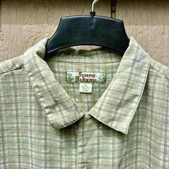 Tommy Bahama Silk Short-Sleeve Button-Down - Picture 2 of 8